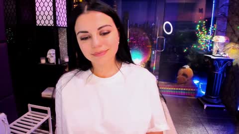 Snapshot of alma_pearl chatting on December 10, 2024, 10:06 am Alma online show from December 10, 2024, 10:06 am