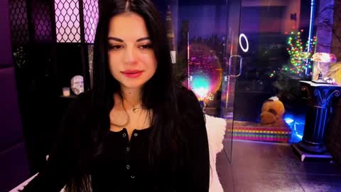 Snapshot of alma_pearl chatting on January 4, 2025, 9:00 am Alma online show from January 4, 2025, 9:00 am