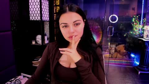 Snapshot of alma_pearl chatting on October 15, 2025, 6:35 am Alma online show from October 15, 2025, 6:35 am