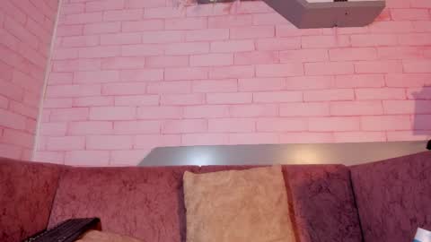 alma_rivers online show from April 1, 2026, 1:41 pm
