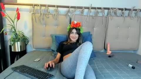 alma_rose_ online show from April 30, 2026, 8:26 pm