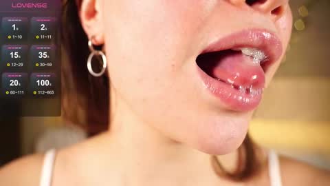 Snapshot of alma_yammy chatting on October 7, 2025, 5:54 pm Alma online show from October 7, 2025, 5:54 pm