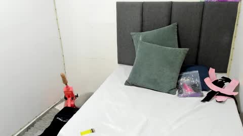Snapshot of almaa__ chatting on February 11, 2025, 8:10 pm Alma online show from February 11, 2025, 8:10 pm