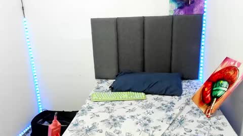 Snapshot of almaa__ chatting on March 3, 2025, 11:46 pm Alma online show from March 3, 2025, 11:46 pm