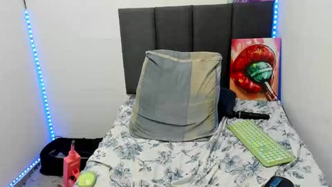 Snapshot of almaa__ chatting on March 6, 2025, 1:37 am Alma online show from March 6, 2025, 1:37 am
