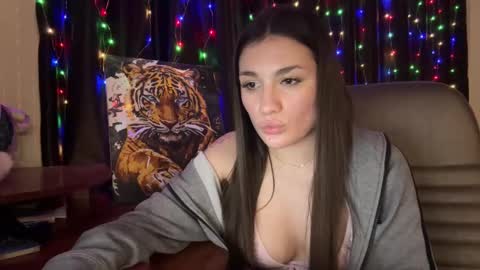 Sofia online show from February 5, 2026, 9:30 pm