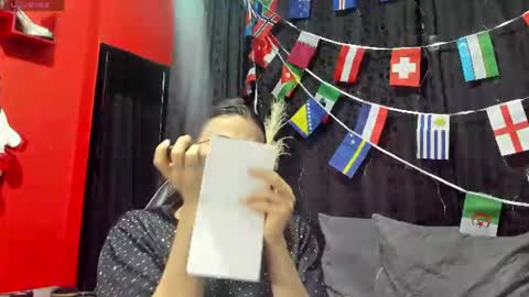 Snapshot of almazz_ chatting on July 3, 2026, 9:43 pm Santy online show from July 3, 2026, 9:43 pm