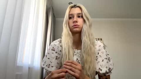 Arina online show from September 9, 2025, 11:10 am