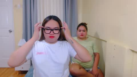 Almira online show from April 26, 2026, 1:36 am