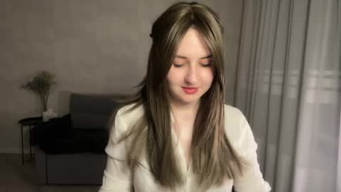 Anna online show from May 5, 2026, 7:44 pm