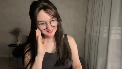 Anna online show from May 7, 2026, 8:58 pm