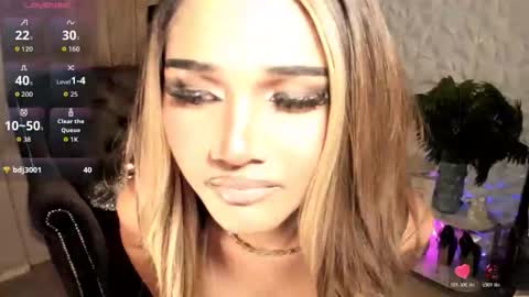 Snapshot of alodialuxts chatting on October 22, 2025, 7:46 pm alodialuxts online show from October 22, 2025, 7:46 pm