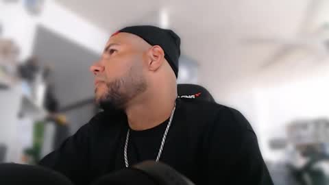 Snapshot of aloha_king chatting on October 17, 2025, 2:26 am simplyfaded online show from October 17, 2025, 2:26 am