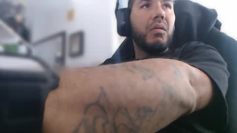 Snapshot of aloha_king chatting on November 1, 2025, 9:28 pm simplyfaded online show from November 1, 2025, 9:28 pm