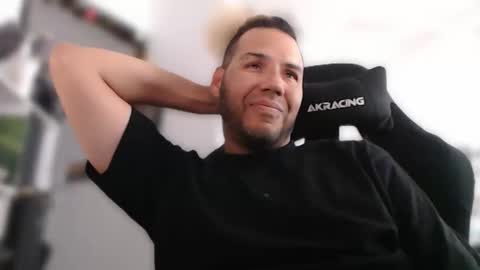 Snapshot of aloha_king chatting on November 16, 2025, 10:37 pm simplyfaded online show from November 16, 2025, 10:37 pm