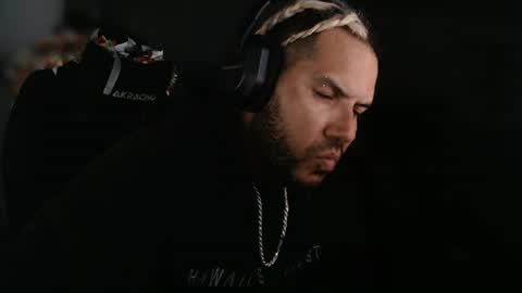 simplyfaded online show from August 2, 2026, 11:19 am