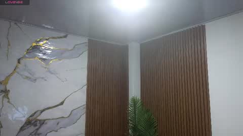 alonddra_tay online show from June 20, 2026, 11:46 am