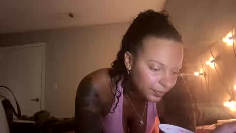alongcamelexy online show from September 10, 2025, 2:55 am