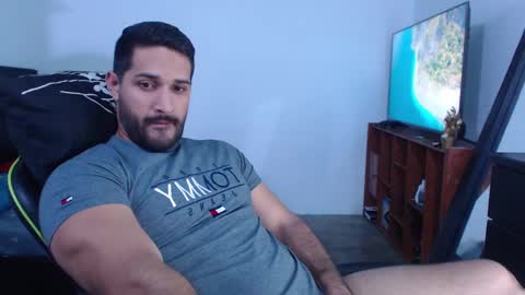Snapshot of alonxoo chatting on December 5, 2024, 1:14 am alonxoo online show from December 5, 2024, 1:14 am