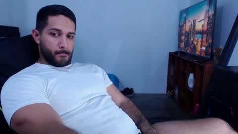 Snapshot of alonxoo chatting on January 23, 2025, 10:44 pm alonxoo online show from January 23, 2025, 10:44 pm