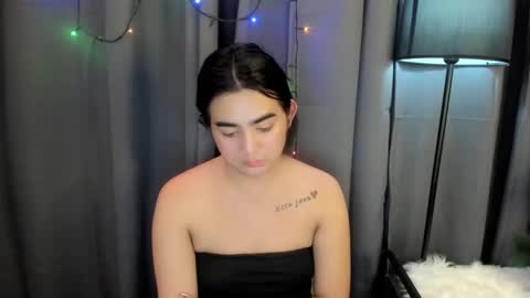 alovelydollnica online show from December 11, 2024, 2:19 am