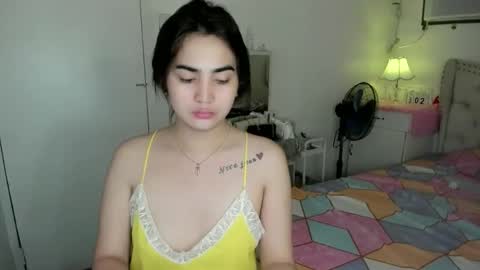 alovelydollnica online show from May 2, 2026, 12:59 am
