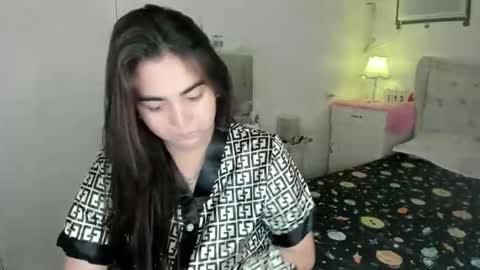 alovelydollnica online show from May 13, 2026, 3:37 am
