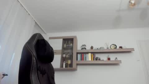 Snapshot of alphaboyfun chatting on November 14, 2025, 2:16 pm Andi online show from November 14, 2025, 2:16 pm