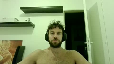 Snapshot of alphah_hunk chatting on October 11, 2025, 6:39 pm alphah_hunk online show from October 11, 2025, 6:39 pm
