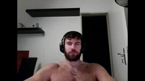 alphah_hunk online show from November 1, 2025, 9:28 pm