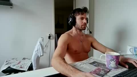 alphah_hunk online show from December 21, 2025, 10:44 am