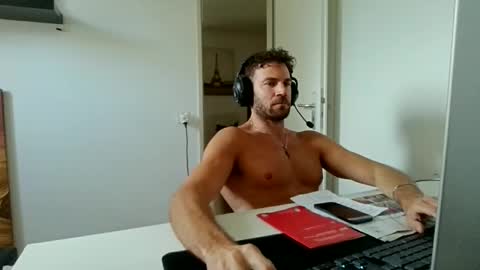 Snapshot of alphah_hunk chatting on June 6, 2026, 9:47 am alphah_hunk online show from June 6, 2026, 9:47 am