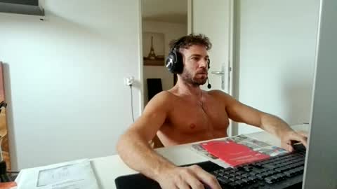 Snapshot of alphah_hunk chatting on June 12, 2026, 10:03 am alphah_hunk online show from June 12, 2026, 10:03 am