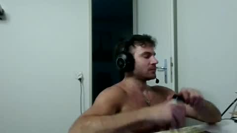 alphah_hunk online show from August 4, 2026, 6:10 pm