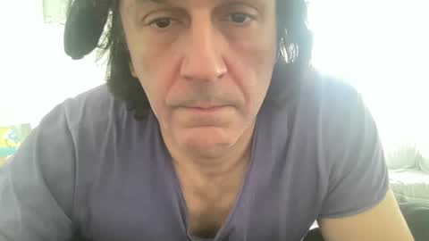 Snapshot of alphandre chatting on March 5, 2025, 9:05 am AlphAndre online show from March 5, 2025, 9:05 am