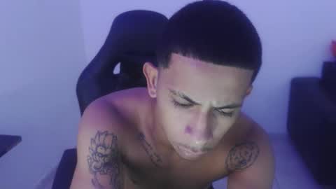 alphas_latins online show from March 3, 2026, 6:08 am