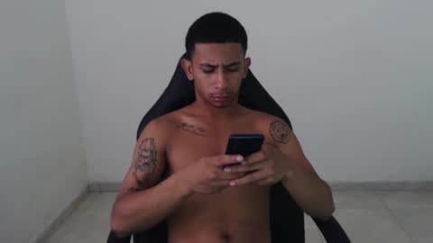 Snapshot of alphas_latins chatting on April 18, 2026, 4:49 am alphas_latins online show from April 18, 2026, 4:49 am