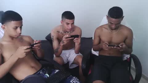 Snapshot of alphas_latins chatting on May 19, 2026, 6:47 pm alphas_latins online show from May 19, 2026, 6:47 pm