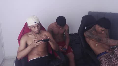 Snapshot of alphas_latins chatting on May 30, 2026, 6:21 am alphas_latins online show from May 30, 2026, 6:21 am