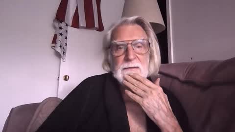 Snapshot of alphauniform chatting on November 29, 2025, 4:10 pm AlphaUniform online show from November 29, 2025, 4:10 pm