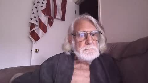 Snapshot of alphauniform chatting on July 4, 2026, 7:31 pm AlphaUniform online show from July 4, 2026, 7:31 pm