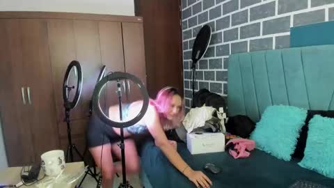 Snapshot of alterego1__ chatting on September 23, 2025, 12:19 pm Alter  online show from September 23, 2025, 12:19 pm