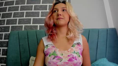 Snapshot of alterego1__ chatting on October 18, 2025, 11:44 am Alter  online show from October 18, 2025, 11:44 am