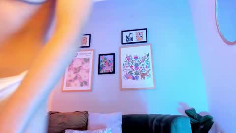 althea_lyra online show from September 14, 2025, 1:43 pm