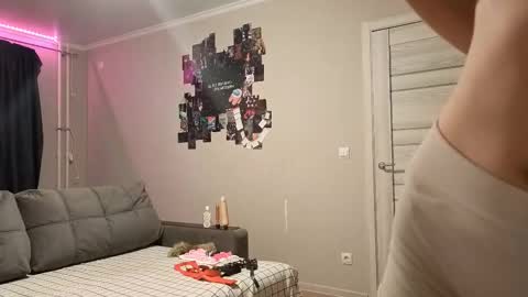 May online show from November 5, 2025, 3:12 pm