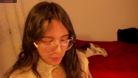 Snapshot of aluna_0310 chatting on January 1, 2025, 11:18 pm . . online show from January 1, 2025, 11:18 pm