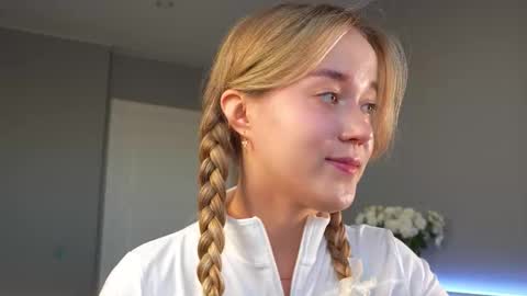 Amelia NEXT STREAM  online show from October 17, 2025, 2:08 pm