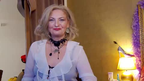 Alura Jenson online show from June 4, 2026, 9:10 pm
