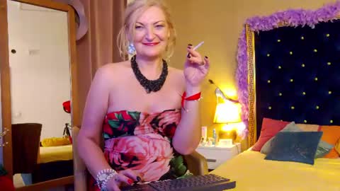 Alura Jenson online show from June 11, 2026, 2:53 am