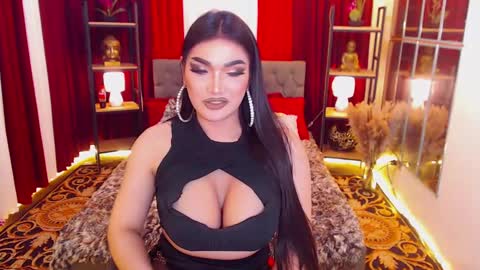 Snapshot of alurajhenson chatting on December 7, 2024, 12:56 pm Alura Jhenson online show from December 7, 2024, 12:56 pm